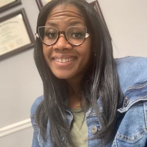 Meet your Posher, Jamesa